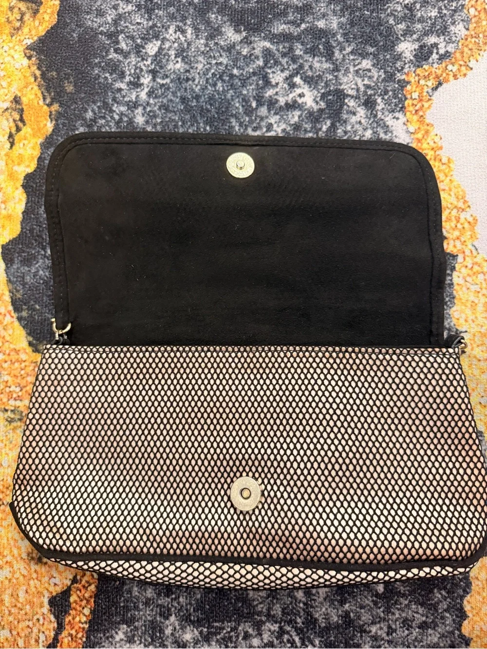 Steve Madden compact steve